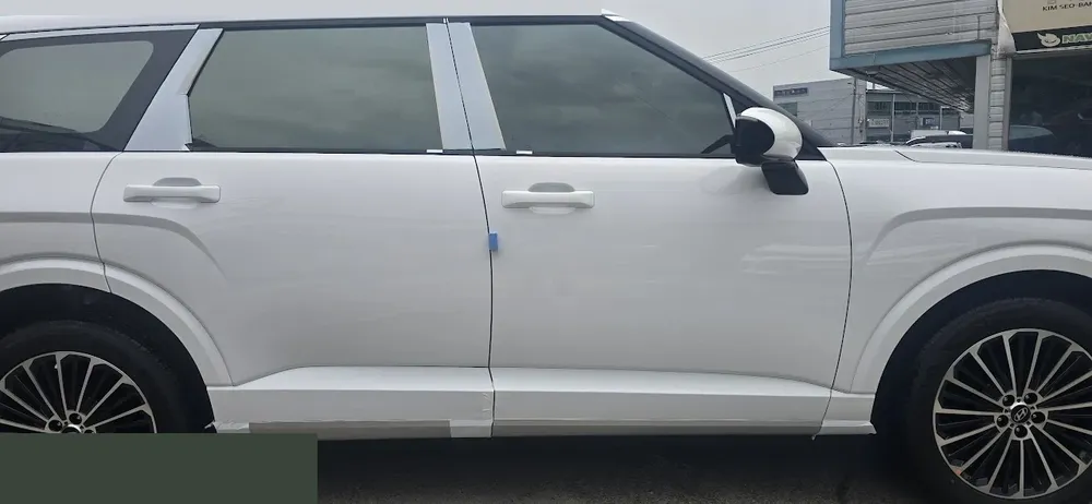 여행객 단기자동차렌트 대형 SUV 차량 외관